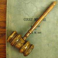 Picture of gavel from/en.wikipedia.org/wiki/File:CourtGavel.JPG